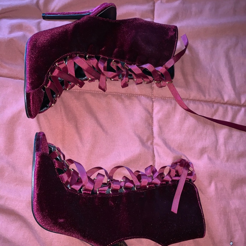 FASHION NOVA booties - Picture 3 of 4
